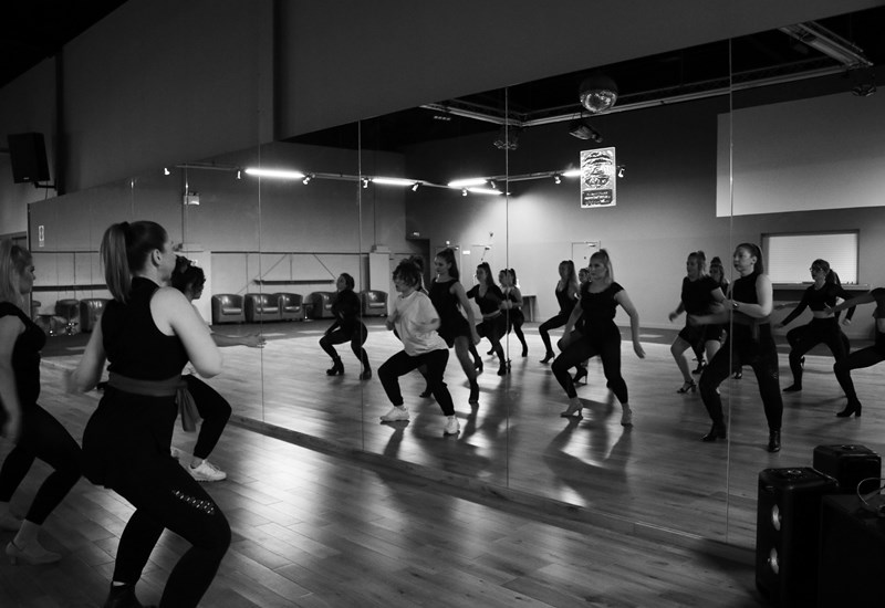 G's Dance: Commercial Dance (Intermediate)